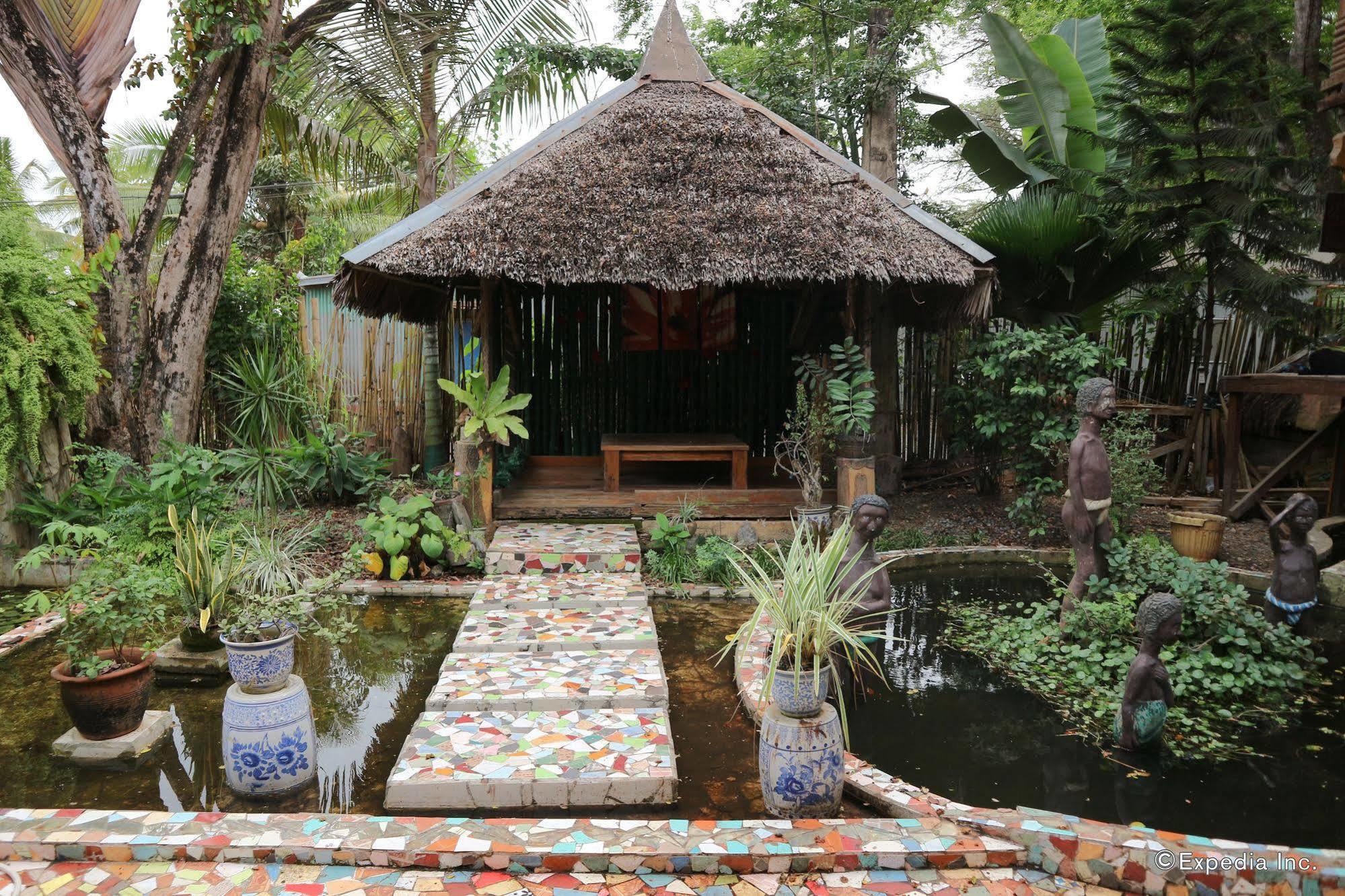 The Lotus Garden Panzió Puerto Princesa Kültér fotó